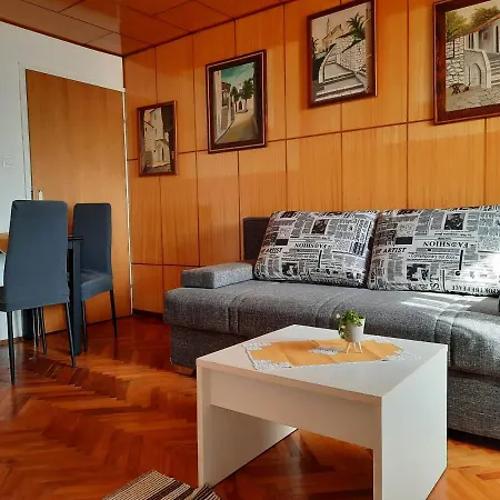 Dom wakacyjny Romantic Coastal House In Old Town Of